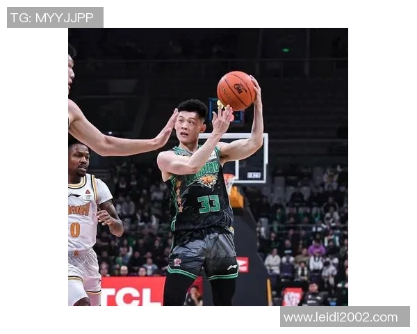 王岚嵚强势反弹砍下16分赵继伟助攻9次助力球队进攻全面开花